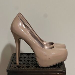 stiletto nude heels